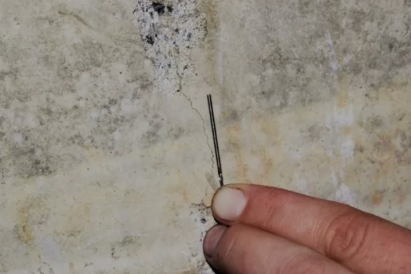 Трещины в стене дома: методы ремонта и причины их возникновения   